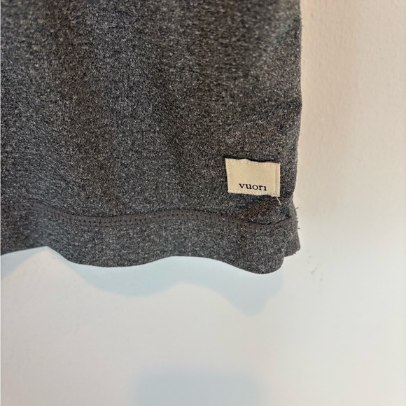 Vuori Heather Gray Short Sleeve Tee Medium - Picture 3 of 5